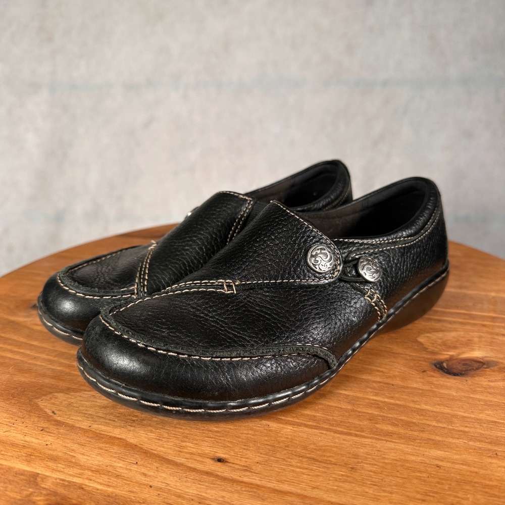 Clarks Ashland Bubble Loafers Womens 6 Black Leather Good Button Detail Slip On